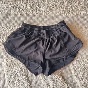 Lululemon booty shorts in black